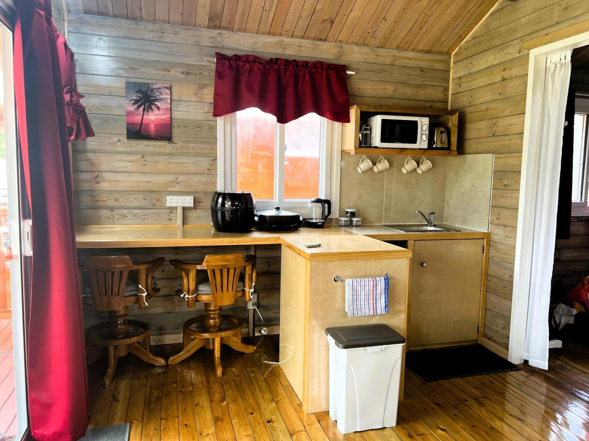 Red Hibiscus Villas Rarotonga Extérieur photo